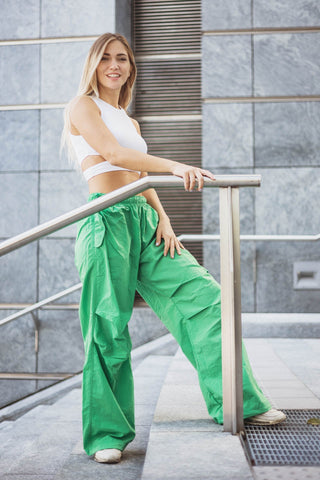 Wide parachute trousers